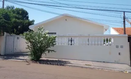 Casa para venda em Jardim Universal de 203.00m² com 5 Quartos e 3 Garagens