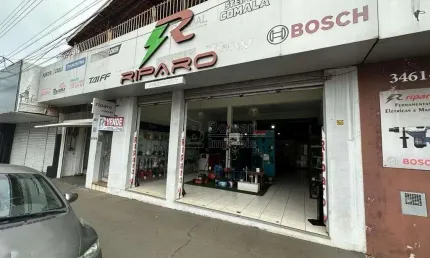 Casa para venda e aluguel em Centro de 387.00m² com 3 Quartos, 1 Suite e 6 Garagens