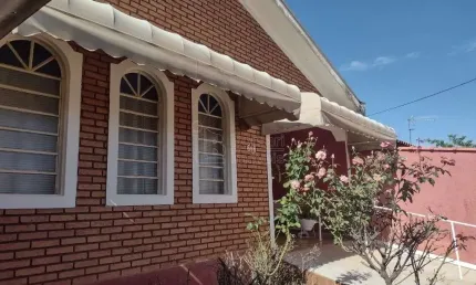 Casa para venda em Jardim Almeida de 221.00m² com 3 Quartos, 1 Suite e 2 Garagens