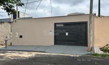 Casa para venda em Parque Gramado (vila Xavier) de 65.00m² com 1 Quarto, 1 Suite e 1 Garagem