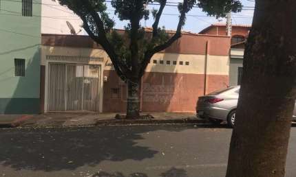 Casa para venda em Centro de 195.00m² com 2 Quartos e 1 Garagem