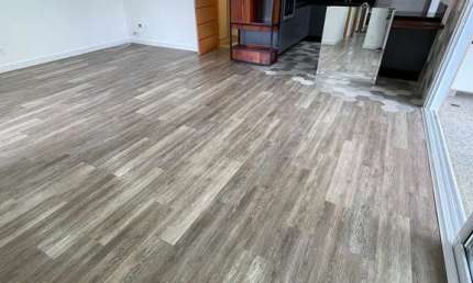Apartamento para venda em Vila Lacerda de 110.00m² com 3 Quartos, 1 Suite e 2 Garagens