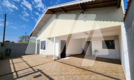 Casa para venda em São Pedro de 179.00m² com 3 Quartos, 1 Suite e 2 Garagens