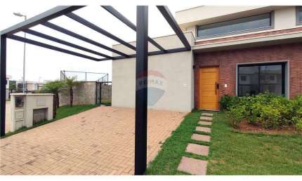 Casa para venda em Estância Das Flores de 147.00m² com 3 Quartos, 1 Suite e 2 Garagens