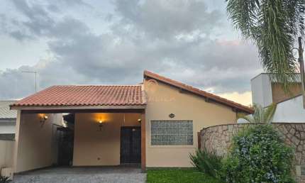 Casa para venda em Jardim Das Colinas de 360.00m² com 4 Quartos, 1 Suite e 2 Garagens