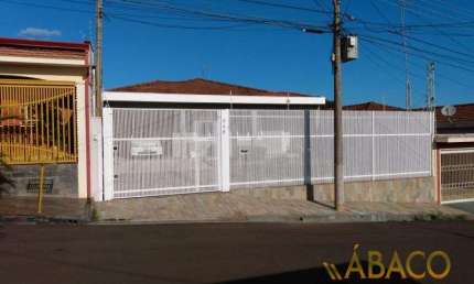 Casa para alugar em Vila Monteiro (gleba I) de 279.00m² com 4 Quartos, 3 Suites e 4 Garagens