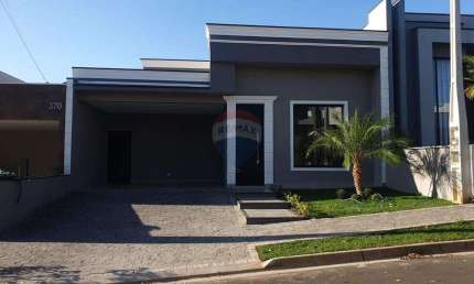 Casa para venda em Parque Olívio Franceschini de 170.00m² com 3 Quartos, 1 Suite e 4 Garagens