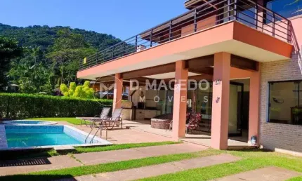 Casa para alugar em Condominio Lagoinha de 379.00m² com 4 Quartos, 4 Suites e 4 Garagens