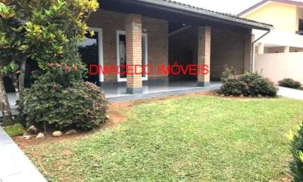 Casa para alugar em Condominio Lagoinha de 377.00m² com 4 Quartos, 2 Suites e 2 Garagens