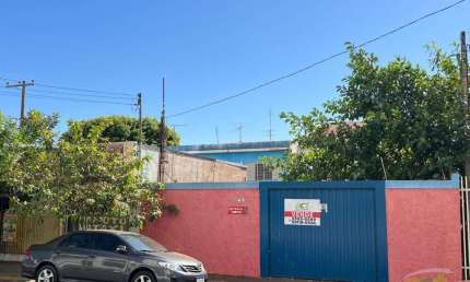 Casa para venda em Centro de 246.00m² com 2 Quartos e 2 Garagens