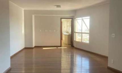 Apartamento para venda em Centro de 210.00m² com 3 Quartos, 1 Suite e 2 Garagens