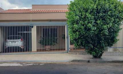Casa para venda em São Joaquim de 200.00m² com 3 Quartos e 2 Garagens