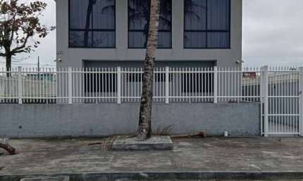 Casa para venda em Matinhos de 260.00m² com 6 Quartos, 3 Suites e 4 Garagens