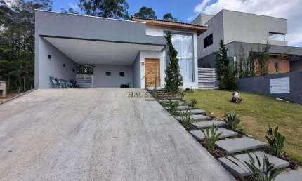 Casa de Condomínio para venda em San Diego de 240.00m² com 3 Quartos, 1 Suite e 8 Garagens