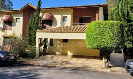 Casa de Condomínio para venda em Granja Viana de 418.00m² com 5 Quartos, 3 Suites e 3 Garagens