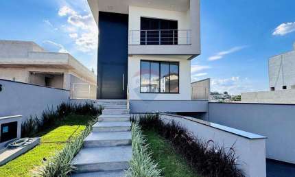 Casa de Condomínio para venda em Arujázinho I, Ii E Iii de 324.88m² com 3 Quartos, 3 Suites e 5 Garagens