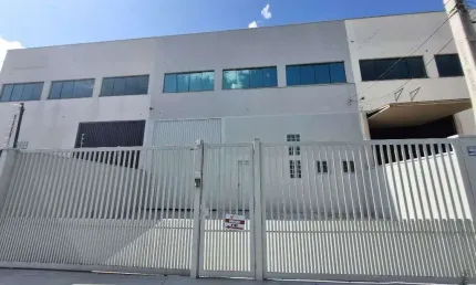 Galpão / Depósito / Armazém para venda e aluguel em Parque Via Norte de 290.00m² com 2 Garagens