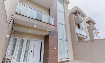 Sobrado para venda em Pinheirinho de 240.00m² com 3 Quartos, 1 Suite e 4 Garagens