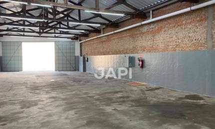 Galpão / Depósito / Armazém para alugar em Centro de 420.00m²