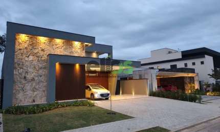 Casa para venda em Alphaville Nova Esplanada 3 de 243.00m² com 3 Quartos, 3 Suites e 4 Garagens