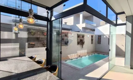 Casa para venda em Jardim Cybelli de 155.00m² com 3 Quartos, 3 Suites e 4 Garagens