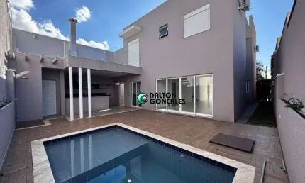 Sobrado para venda e aluguel em Jardim Residencial Maria Dulce de 278.00m² com 3 Quartos, 3 Suites e 4 Garagens