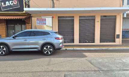 Imóvel Comercial para venda e aluguel em Centro de 320.00m²
