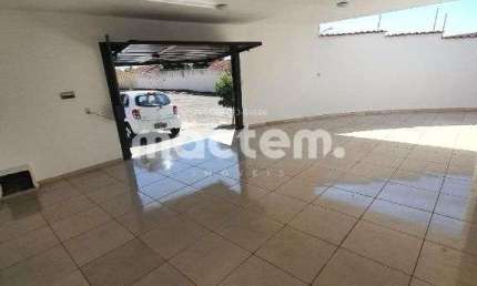 Casa para venda em Jardim Arlindo Laguna de 103.00m² com 2 Quartos e 3 Garagens