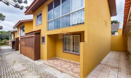 Sobrado para alugar em Boqueirão de 110.00m² com 3 Quartos, 1 Suite e 2 Garagens