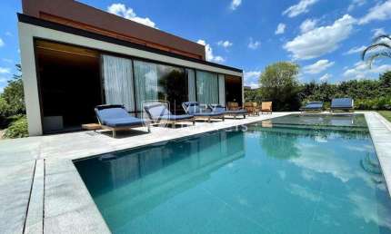 Casa para venda em Fazenda Boa Vista I de 460.00m² com 4 Quartos, 4 Suites e 4 Garagens
