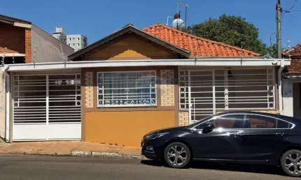 Casa para venda em Centro de 120.00m² com 2 Quartos, 1 Suite e 1 Garagem
