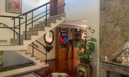 Sobrado para venda em Tarumã de 366.00m² com 4 Quartos, 2 Suites e 3 Garagens