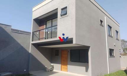 Sobrado para venda em Boa Vista de 113.00m² com 3 Quartos, 1 Suite e 2 Garagens