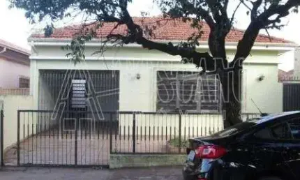 Casa para venda em Centro de 171.00m² com 3 Quartos, 1 Suite e 1 Garagem