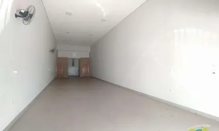 Sala Comercial para alugar em Centro de 110.00m² com 2 Quartos e 2 Suites
