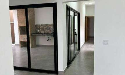 Casa para venda em Residencial Tosi de 163.00m² com 3 Quartos, 1 Suite e 2 Garagens