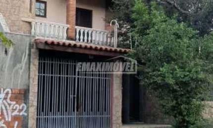 Casa para venda em Jardim São Carlos de 250.00m² com 3 Quartos, 1 Suite e 2 Garagens