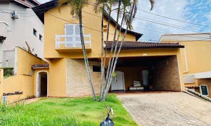 Casa para venda em Alphaville de 395.00m² com 4 Quartos, 2 Suites e 4 Garagens
