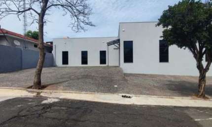 Casa para alugar em Vila Medon de 672.00m² com 10 Quartos, 1 Suite e 8 Garagens