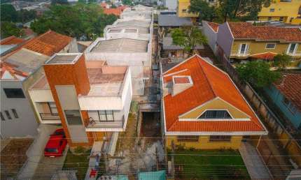 Sobrado para venda em Portão de 182.85m² com 3 Quartos e 1 Suite