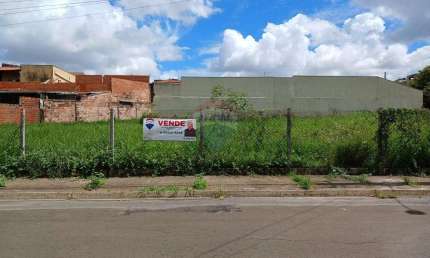 Terreno para venda em Jardim Maria Helena de 479.02m²