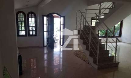 Sobrado para venda em Lagoa Seca de 193.00m² com 4 Quartos, 1 Suite e 4 Garagens