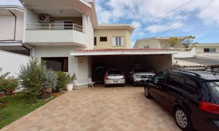 Casa para venda em Esplanada Independência de 300.00m² com 4 Quartos, 3 Suites e 5 Garagens