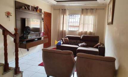 Sobrado para venda em Jardim São Francisco de 190.00m² com 3 Quartos, 1 Suite e 5 Garagens