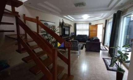 Sobrado para venda em Jardim Santa Clara de 189.00m² com 3 Quartos, 3 Suites e 4 Garagens