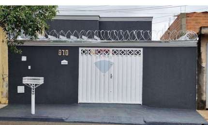 Casa para venda em Parque Dos Flamboyans de 75.00m² com 2 Quartos e 1 Garagem