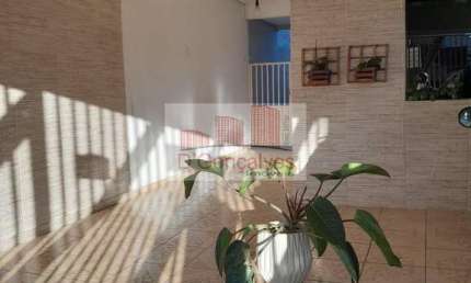 Sobrado para venda em Centro de 125.00m² com 3 Quartos, 1 Suite e 2 Garagens