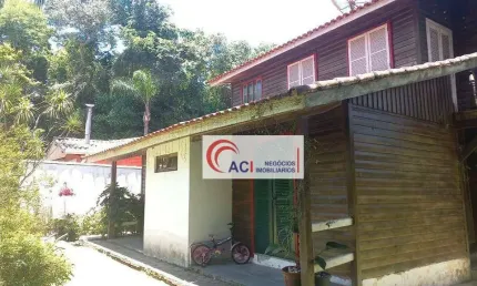 Casa de Condomínio para venda em Vila Verde de 240.00m² com 4 Quartos, 3 Suites e 4 Garagens