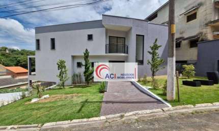 Casa de Condomínio para venda em Vila Verde de 279.00m² com 3 Quartos, 3 Suites e 6 Garagens