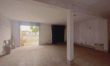 Sala Comercial para venda e aluguel em Santa Terezinha de 84.00m² com 4 Garagens